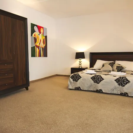 Centrum Konferencyjno-apartamentowe Mrówka Kompleks wypoczynkowy 3*