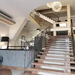 Centrum Konferencyjno-apartamentowe Mrowka 3* Varsó