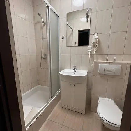 Centrum Konferencyjno-apartamentowe Mrowka 3* Varşova