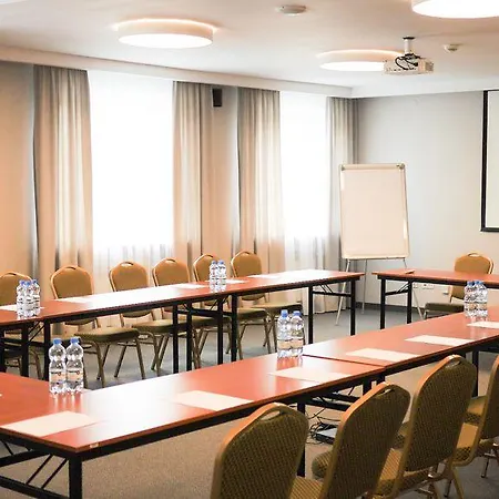 Centrum Konferencyjno-apartamentowe Mrówka Varsovia