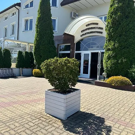 Centrum Konferencyjno-apartamentowe Mrowka 홀리데이파크 바르샤바