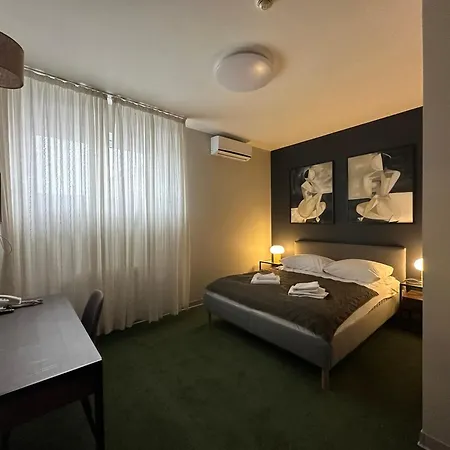 Centrum Konferencyjno-apartamentowe Mrowka ホリデーパーク