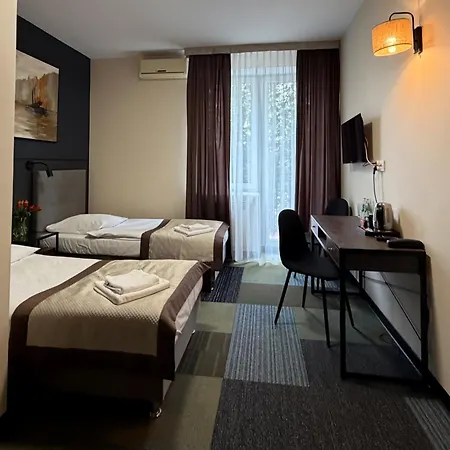 Centrum Konferencyjno-apartamentowe Mrówka 3* Varsovia