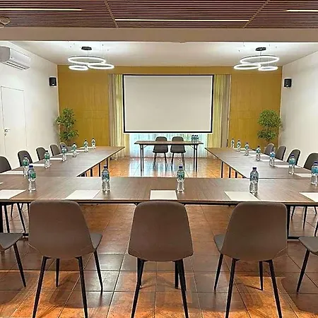 Centrum Konferencyjno-apartamentowe Mrowka 홀리데이파크