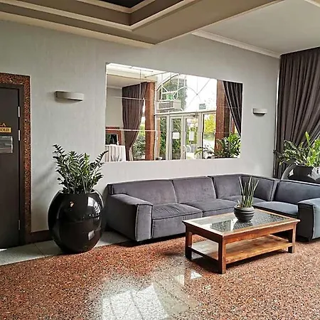 홀리데이파크 Centrum Konferencyjno-apartamentowe Mrowka 3*