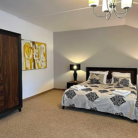 Centrum Konferencyjno-apartamentowe Mrowka 홀리데이파크