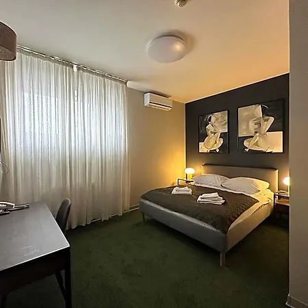 Centrum Konferencyjno-apartamentowe Mrowka 홀리데이파크