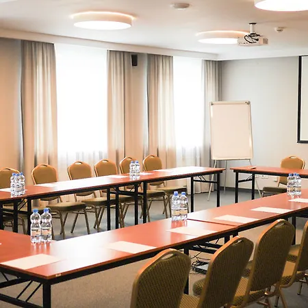 Centrum Konferencyjno-apartamentowe Mrowka Tatil parkı