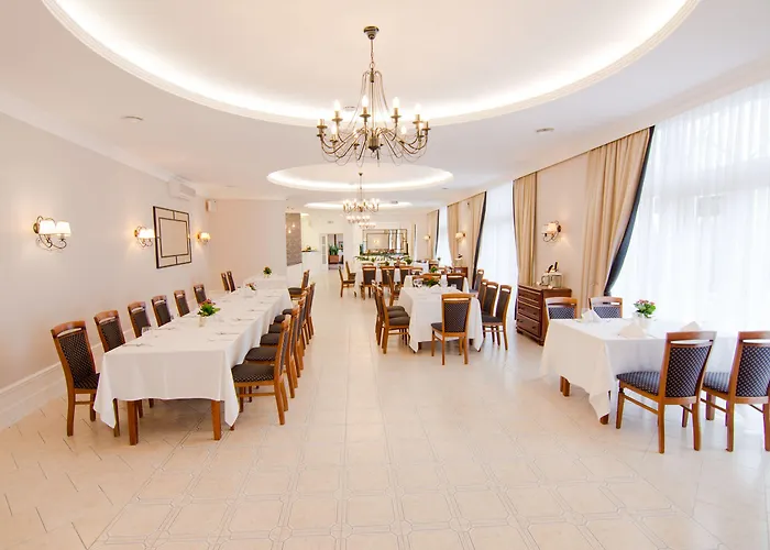 Holiday park Centrum Konferencyjno-Apartamentowe Mrowka Warsaw