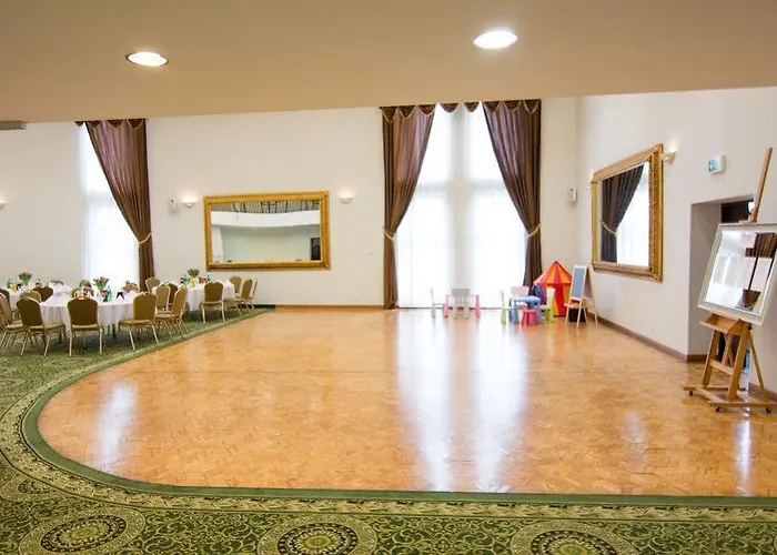 Holiday park Centrum Konferencyjno-Apartamentowe Mrowka 3*