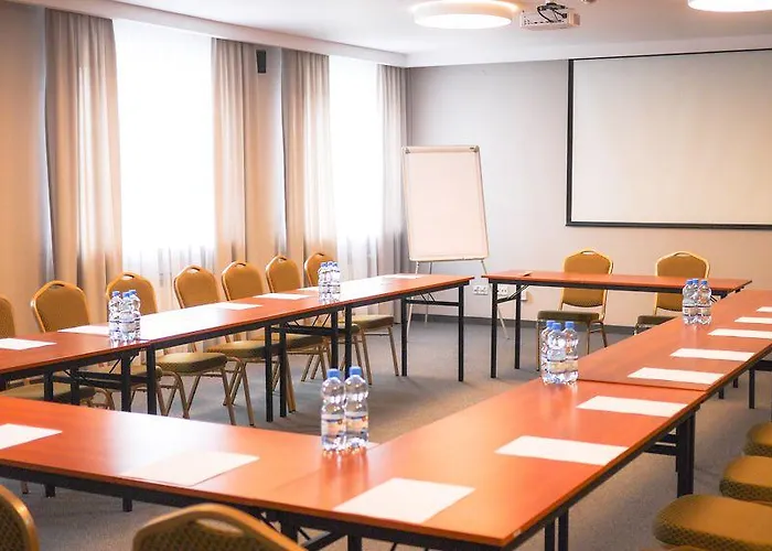 Centrum Konferencyjno-apartamentowe Mrowka Üdülőpark 3*