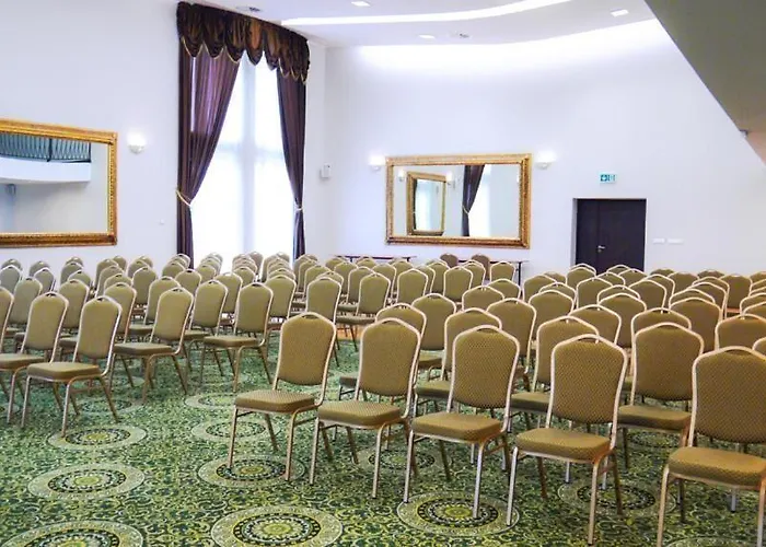 Centrum Konferencyjno-apartamentowe Mrowka 3*