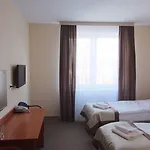Centrum Konferencyjno-apartamentowe Mrowka База отдыха 3*