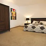Centrum Konferencyjno-apartamentowe Mrowka База отдыха 3*