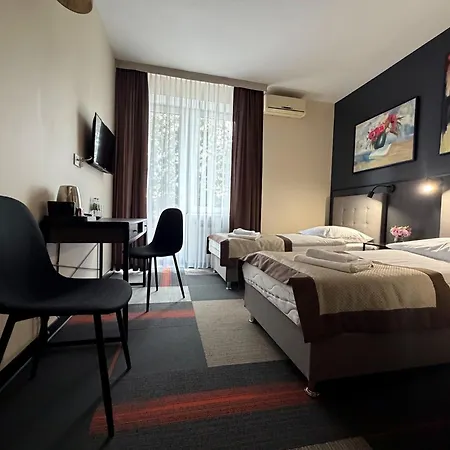 Centrum Konferencyjno-apartamentowe Mrowka ホリデーパーク ワルシャワ